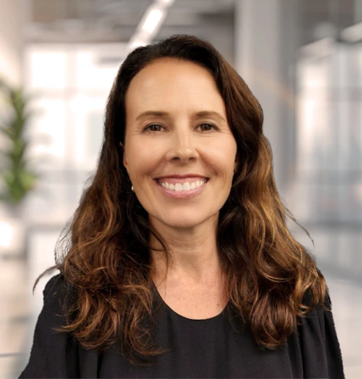 team-members Anna-Ellis-Portrait-with-background